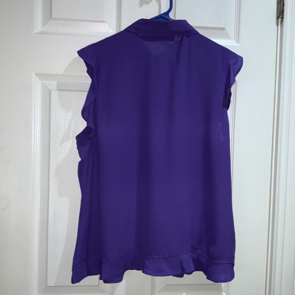 NY & Co. purple button front flutter sleeve top Sz L flounce hem - Picture 5 of 8